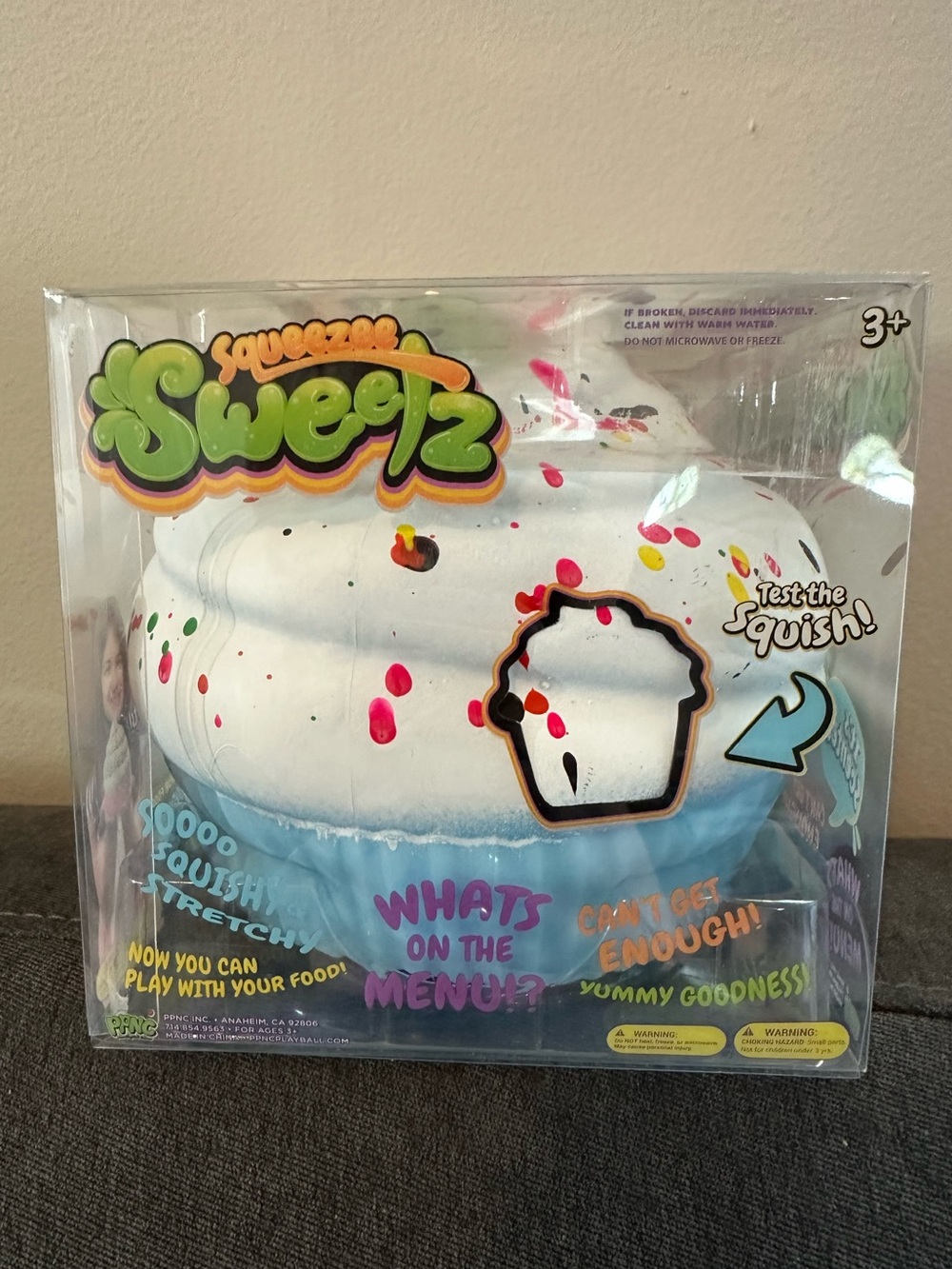 Squeezy Scented Cupcake squishy NWT